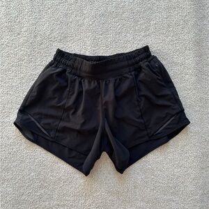 Lululemon Hotty Hot Short 4"